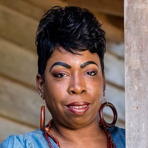 Meet your Posher, Darcell